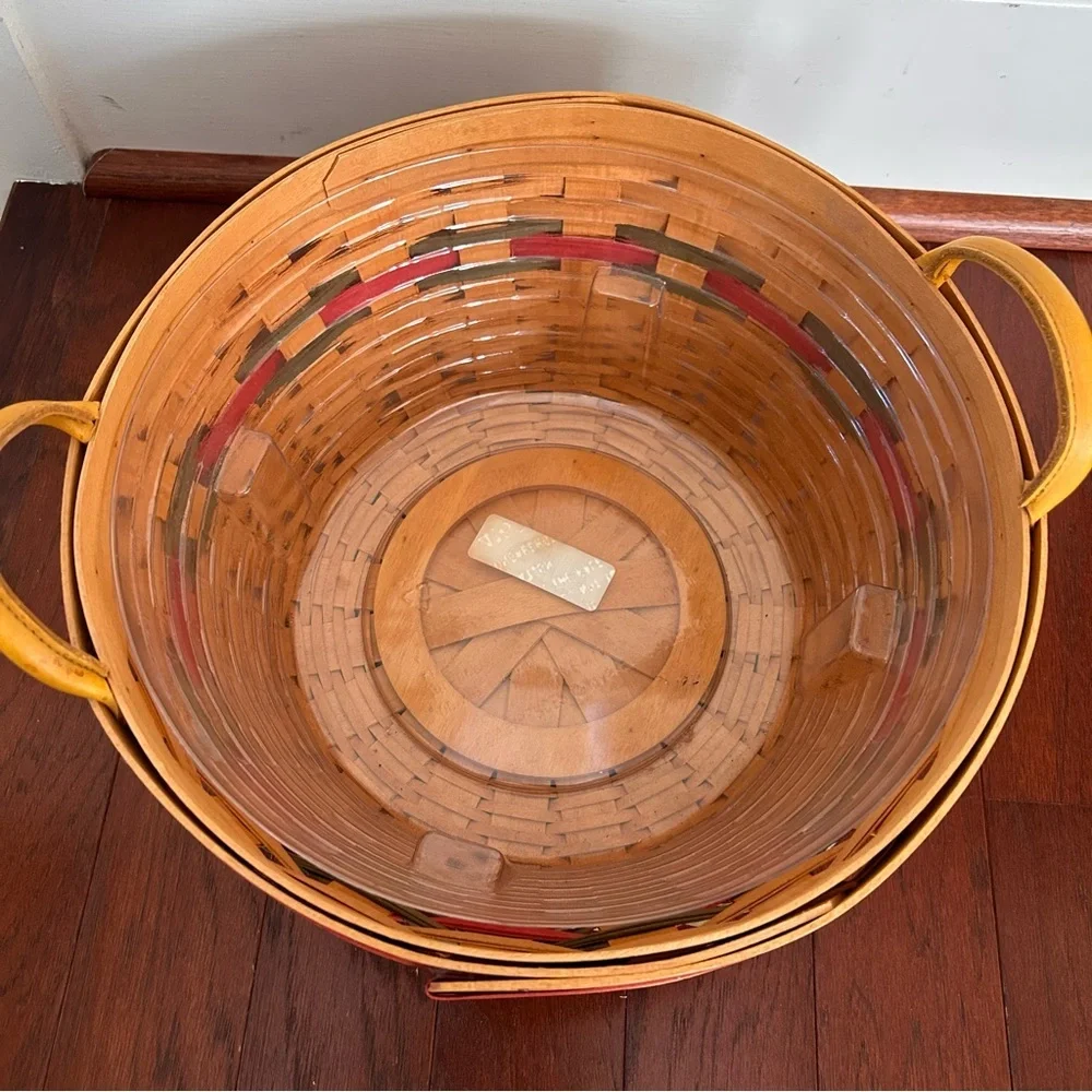 Longaberger 1999 Christmas Popcorn basket red and green accent weaving leather